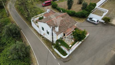 Moradia t2 com quintal