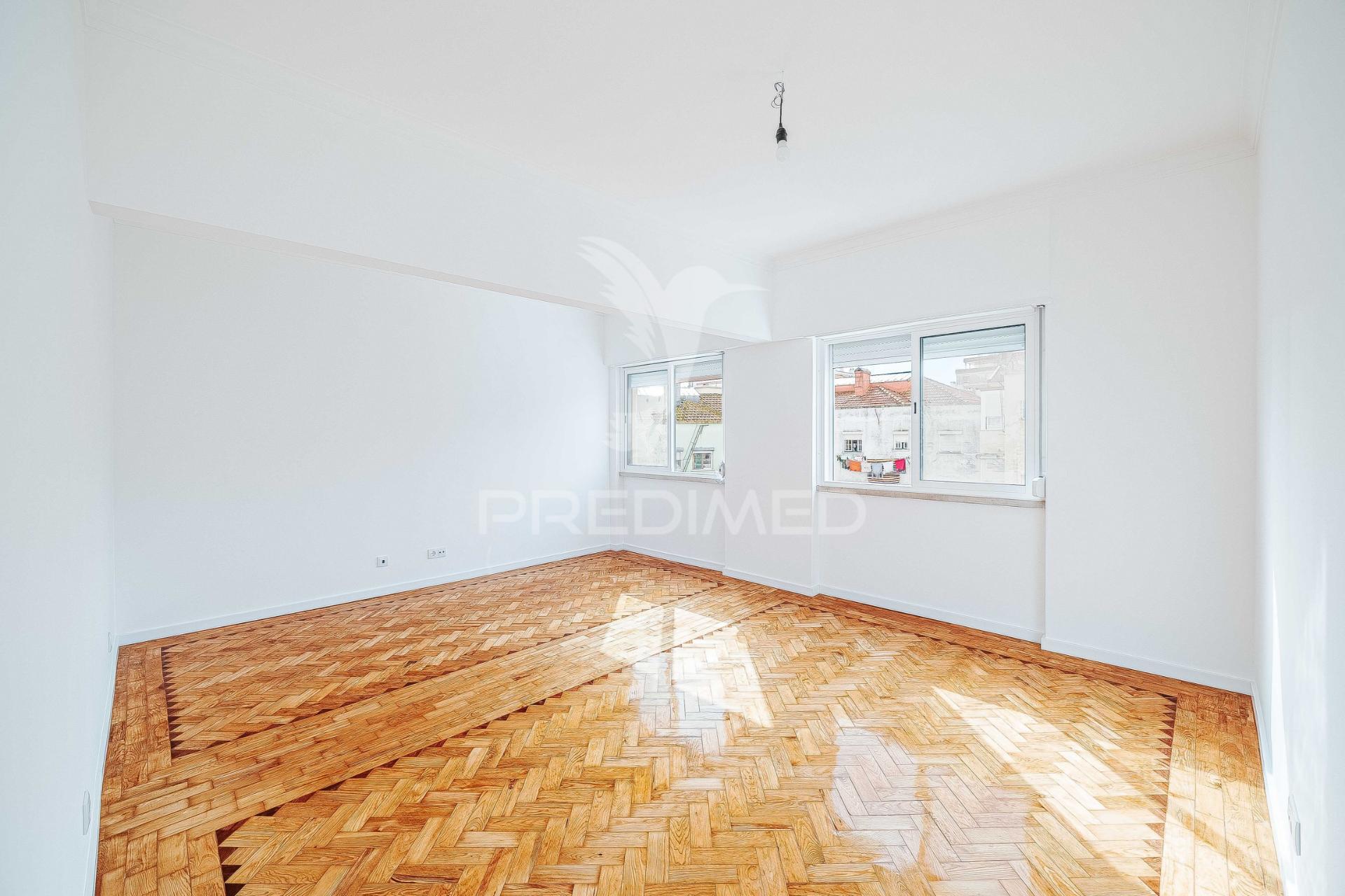 Apartamento t2 | renovado | queluz | arrendamento