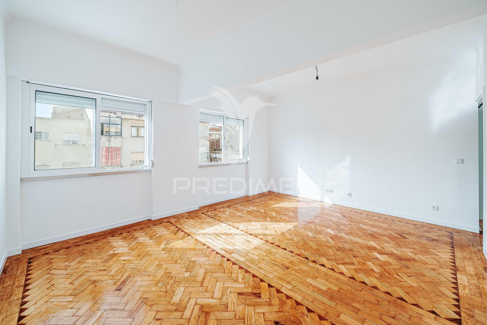 Apartamento t2 | renovado | queluz | arrendamento