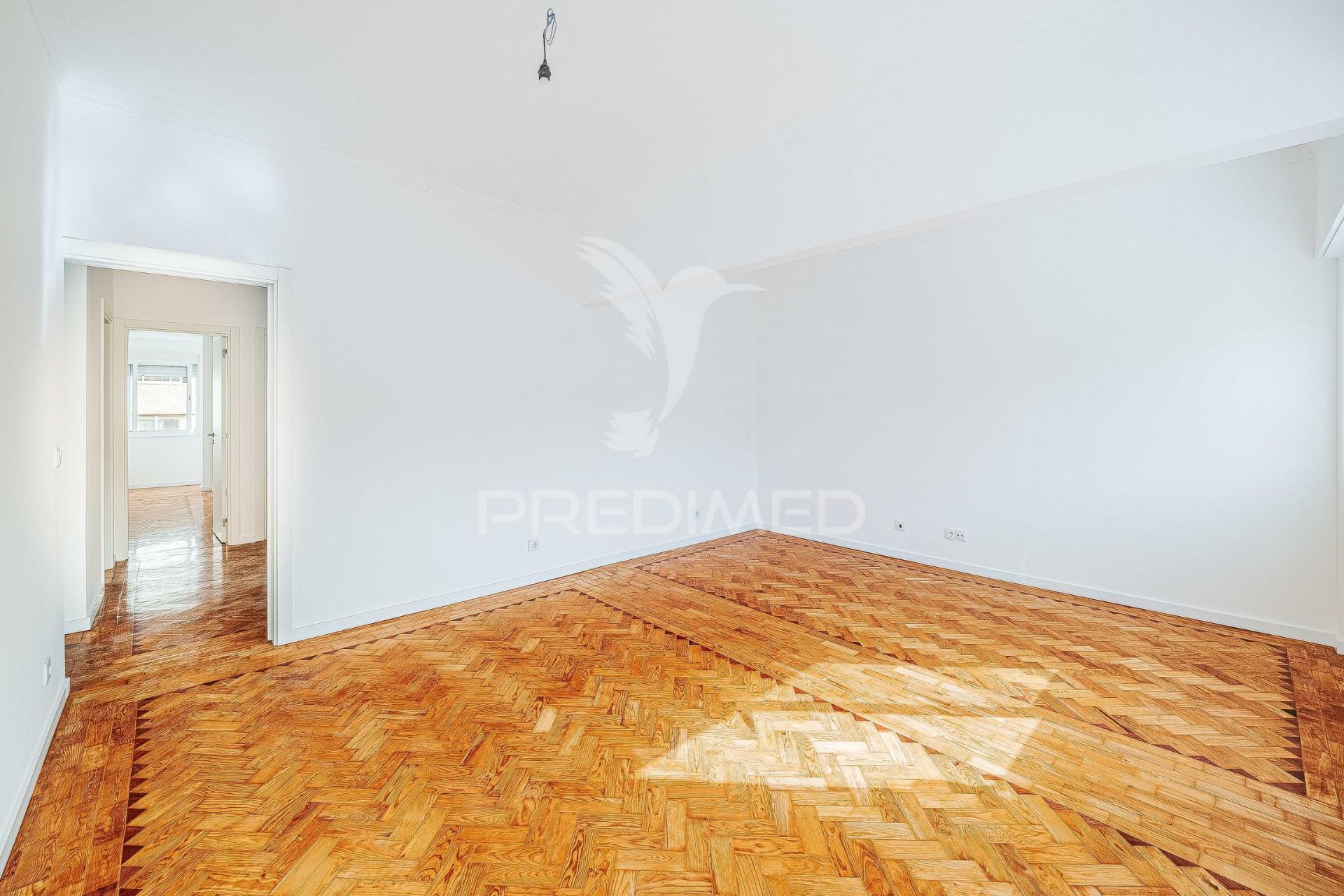 Apartamento t2 | renovado | queluz | arrendamento