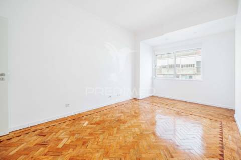 Apartamento t2 | renovado | queluz | arrendamento