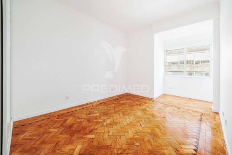 Apartamento t2 | renovado | queluz | arrendamento