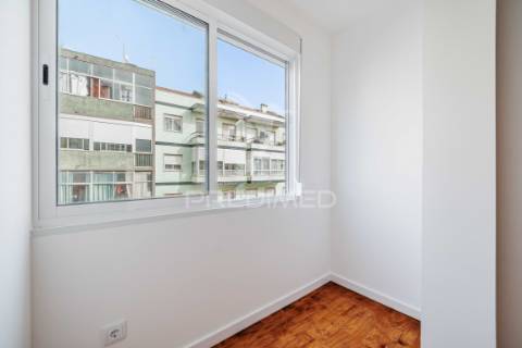 Apartamento t2 | renovado | queluz | arrendamento