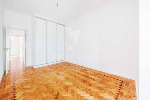 Apartamento t2 | renovado | queluz | arrendamento