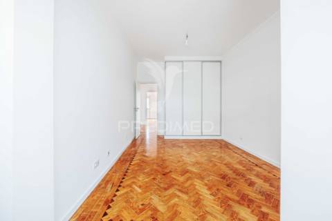 Apartamento t2 | renovado | queluz | arrendamento