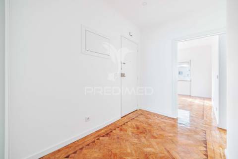 Apartamento t2 | renovado | queluz | arrendamento