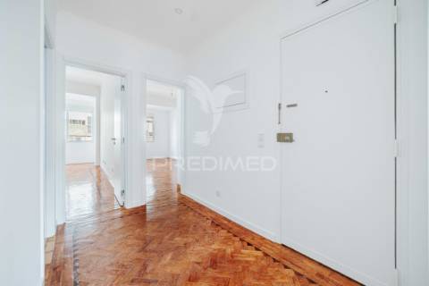 Apartamento t2 | renovado | queluz | arrendamento