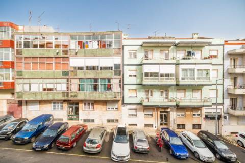 Apartamento t2 | renovado | queluz | arrendamento