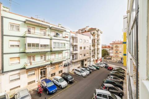 Apartamento t2 | renovado | queluz | arrendamento