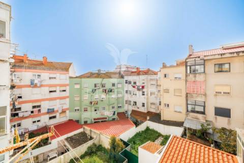 Apartamento t2 | renovado | queluz | arrendamento