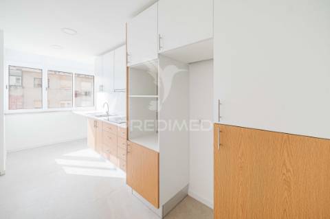 Apartamento t2 | renovado | queluz | arrendamento