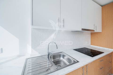 Apartamento t2 | renovado | queluz | arrendamento