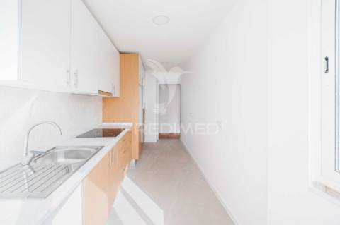 Apartamento t2 | renovado | queluz | arrendamento