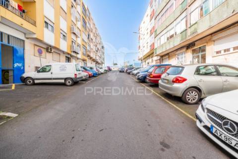 Apartamento t2 | renovado | queluz | arrendamento