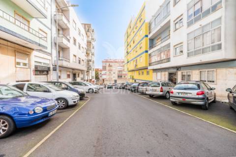 Apartamento t2 | renovado | queluz | arrendamento