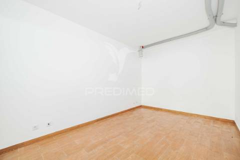 Escritório | renovado | queluz | arrendamento