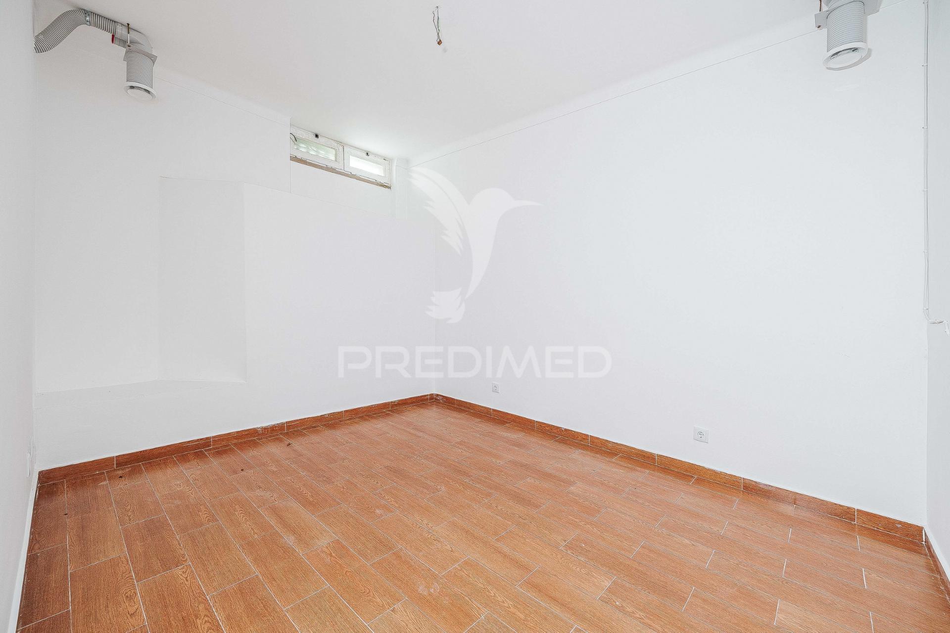 Escritório | renovado | queluz | arrendamento