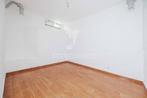 Escritório | renovado | queluz | arrendamento