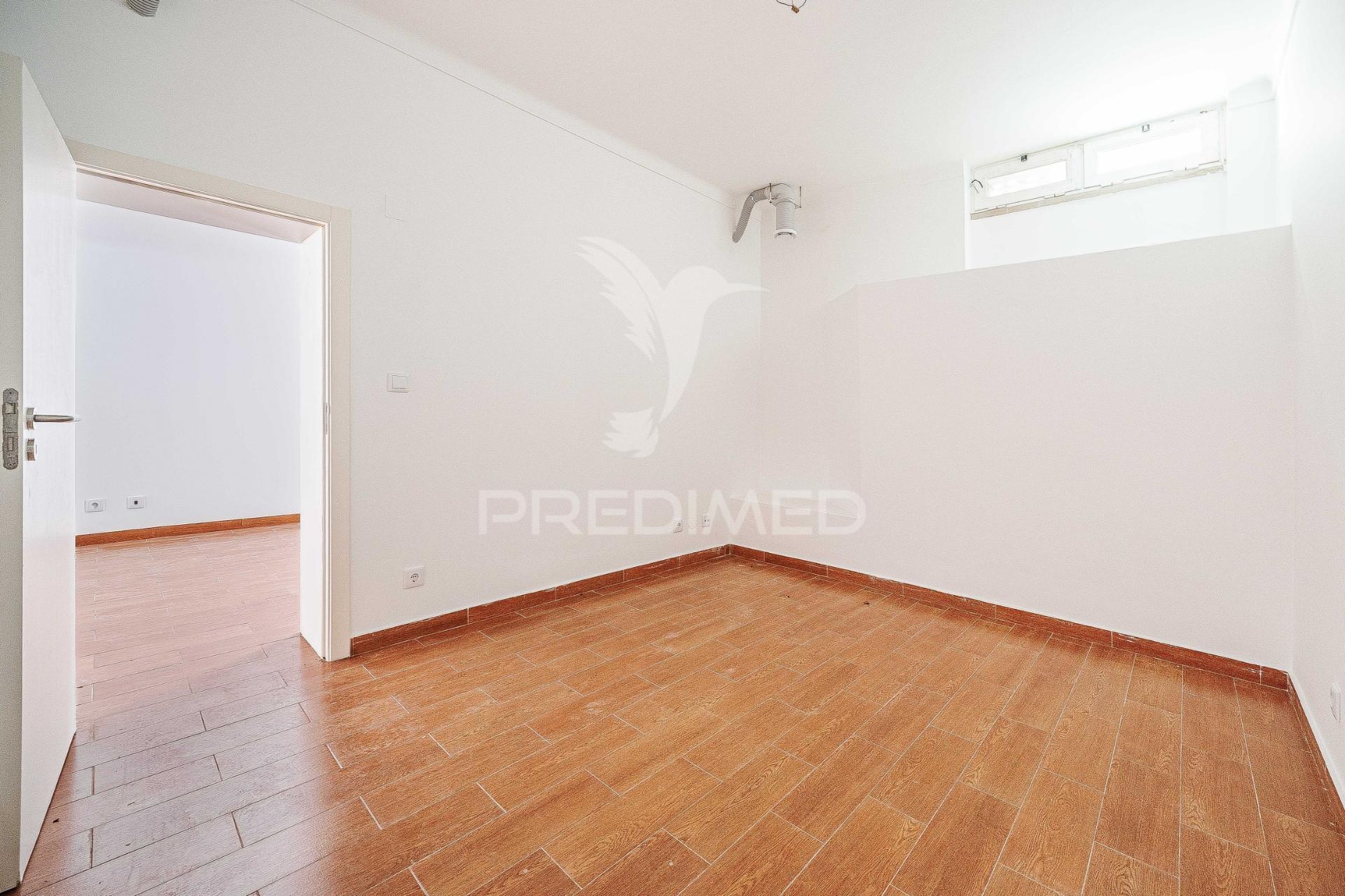 Escritório | renovado | queluz | arrendamento