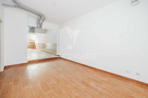 Escritório | renovado | queluz | arrendamento