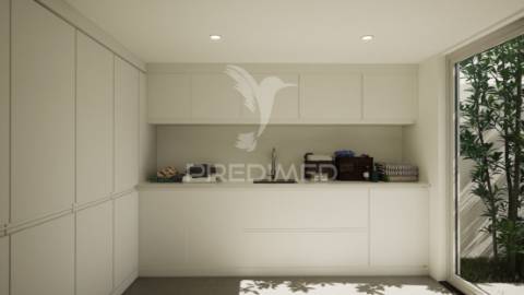 Moradia t4 geminada com piscina