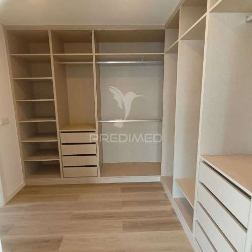 Moradia t4 geminada com piscina