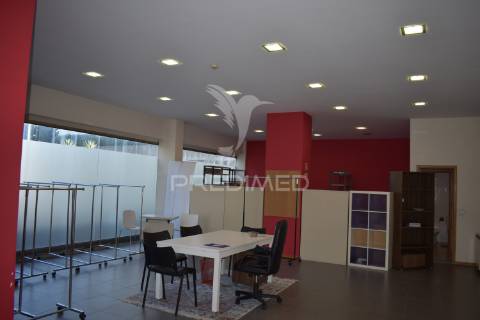 Arrenda-se  loja em matosinhos sul