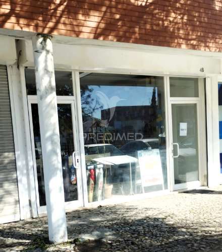 Espaço comercial amplo com ótima visibilidade | bairro do moinho – évora