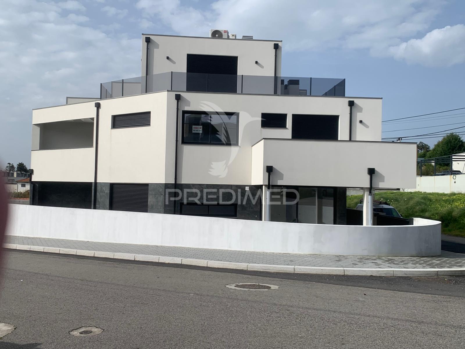 Moradia independente v4 na madalena