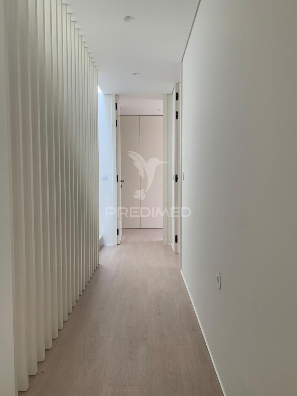 Moradia independente v4 na madalena