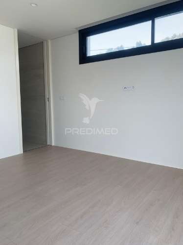 Moradia independente v4 na madalena