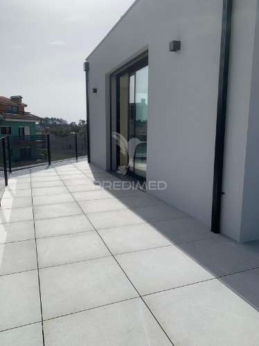 Moradia independente v4 na madalena