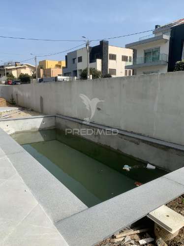 Moradia independente v4 na madalena