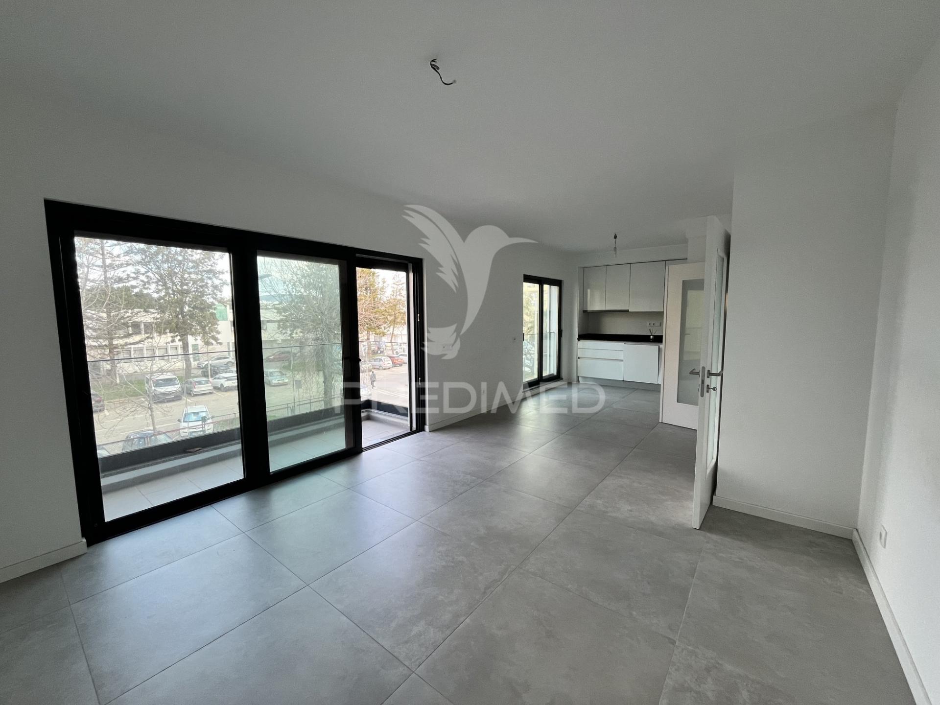 Arrendamento de apartamento t2 moderno em olhão