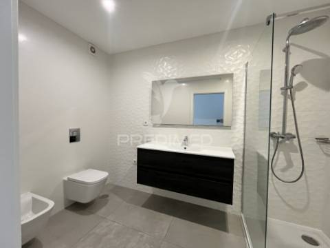 Arrendamento de apartamento t2 moderno em olhão