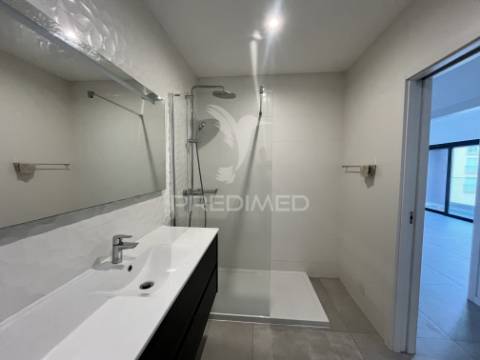 Arrendamento de apartamento t2 moderno em olhão