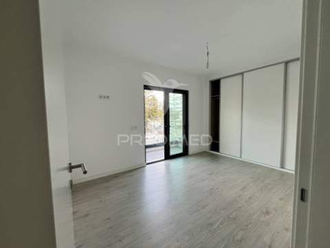 Arrendamento de apartamento t2 moderno em olhão