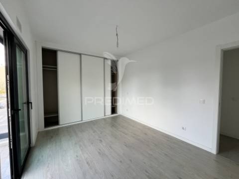 Arrendamento de apartamento t2 moderno em olhão