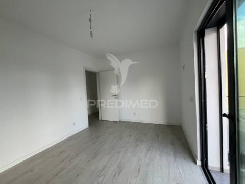 Arrendamento de apartamento t2 moderno em olhão