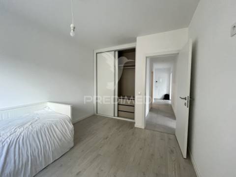 Arrendamento de apartamento t2 moderno em olhão