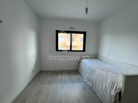 Arrendamento de apartamento t2 moderno em olhão