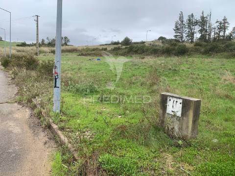 Terreno urbano na merceana (alenquer)