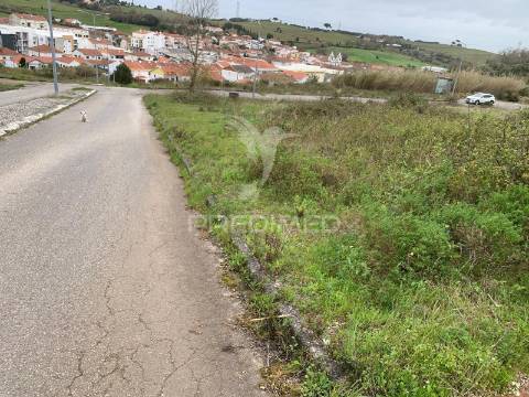 Terreno urbano na merceana (alenquer)