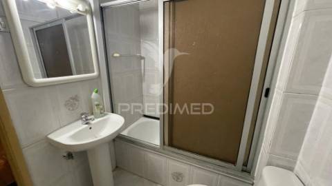 Apartamento t2 na cova da piedade – localização estratégica e excelente potencial