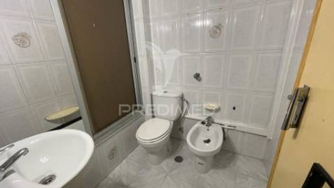 Apartamento t2 na cova da piedade – localização estratégica e excelente potencial