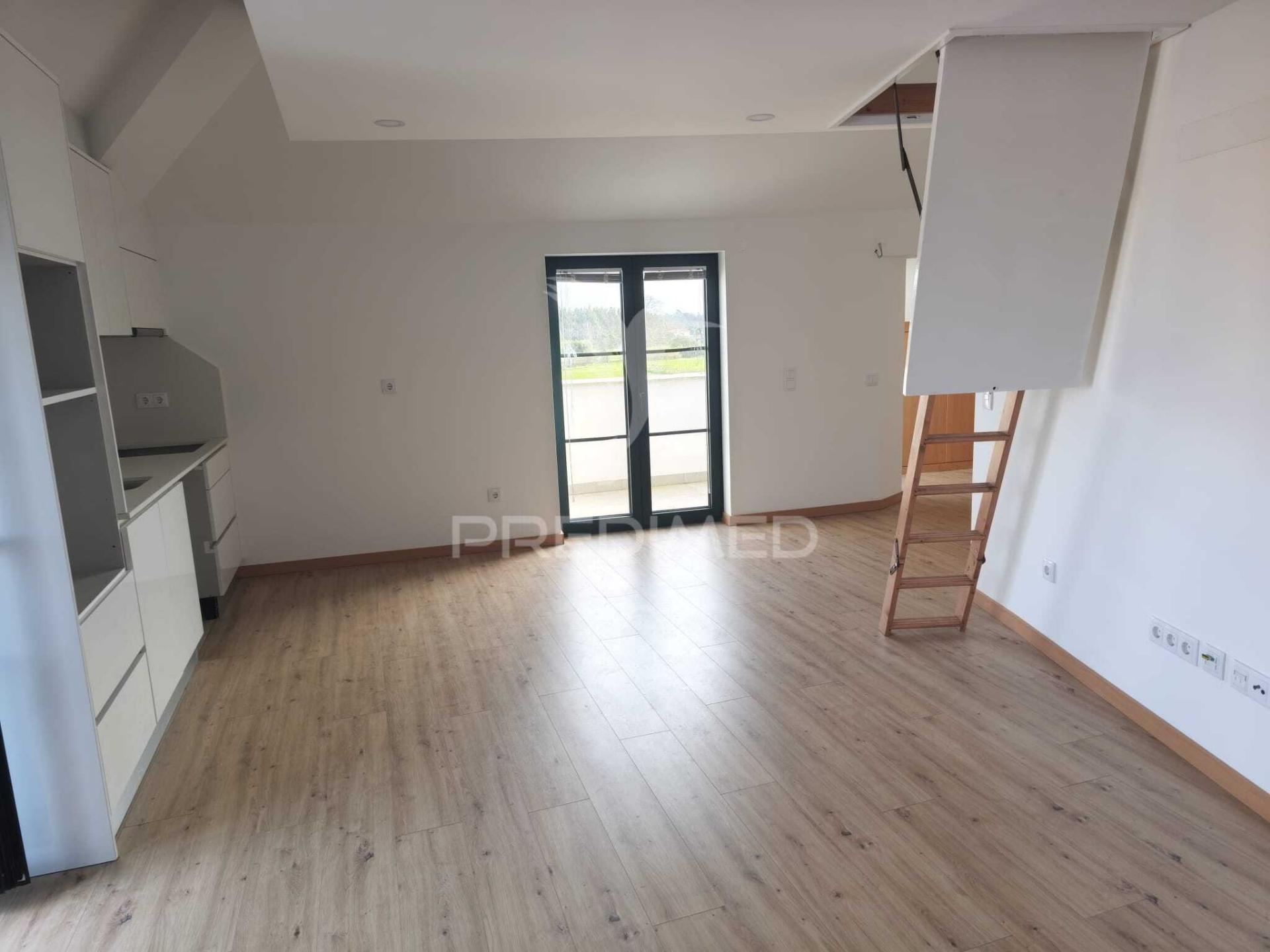 Apartamento novo  t0+1 no centro de ovar