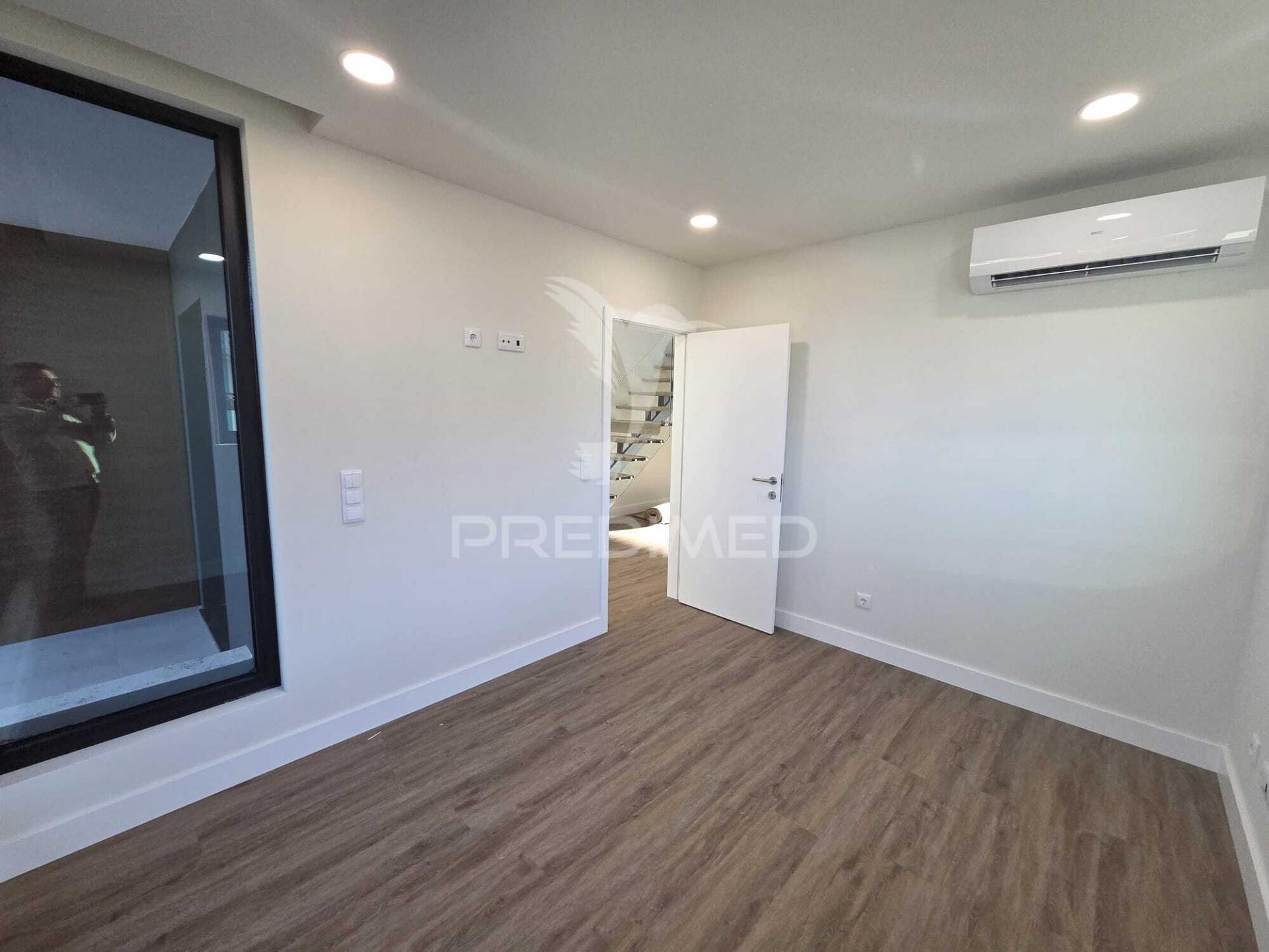 Moradia t4 em aradas