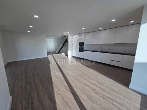 Moradia t4 em aradas