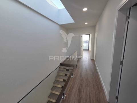 Moradia t4 em aradas