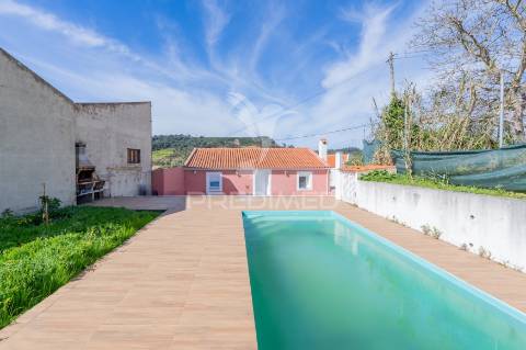 Moradia t4 com piscina em sobral de monte agraço